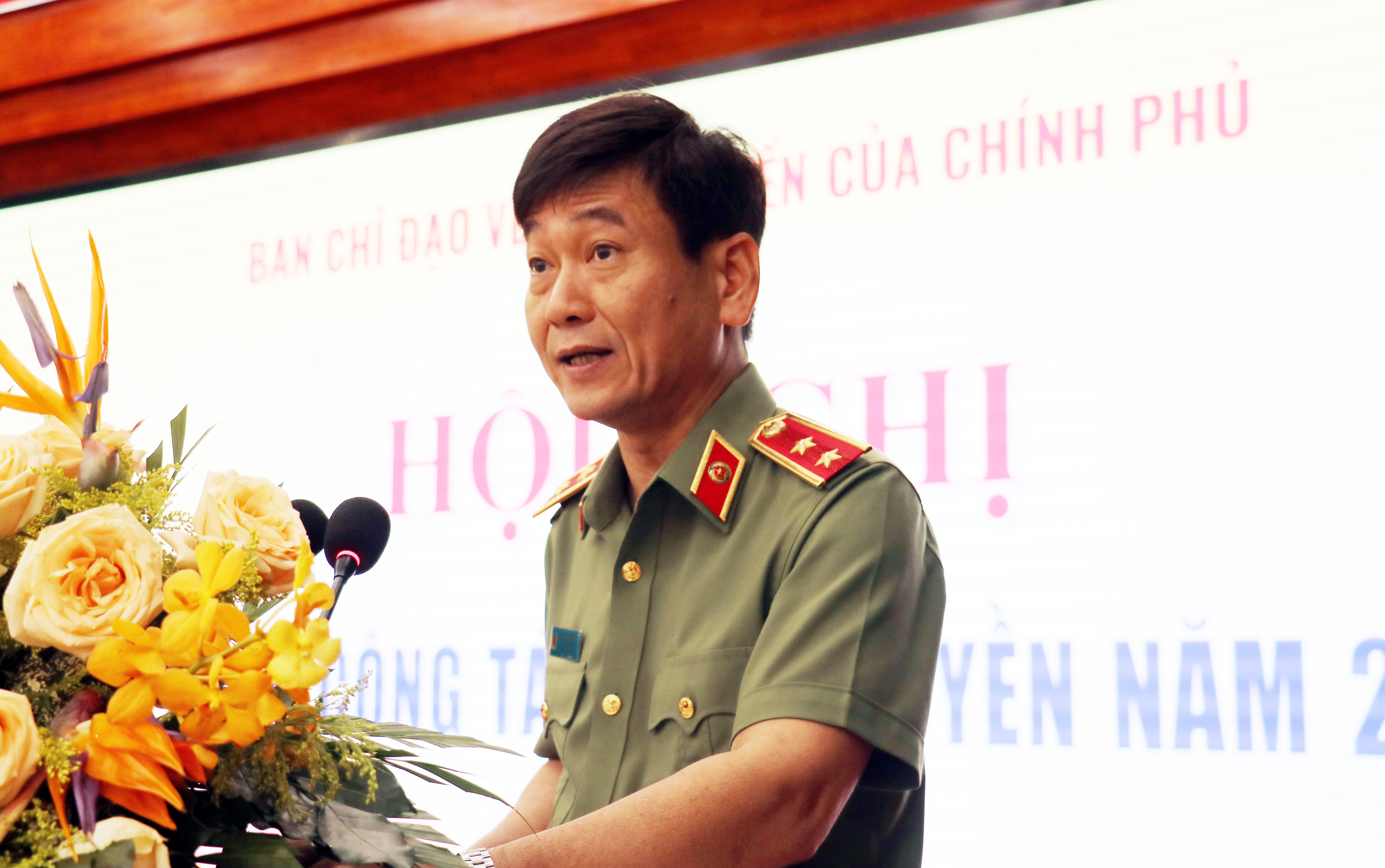 Đồng chí Trung tướng Đặng Xuân Hồng, Chánh Văn phòng Thường trực Nhân quyền Chính phủ phát biểu khai mạc Hội nghị.